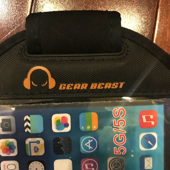 NWOT Gear Beast iPhone 5/5s Gym Armband Case - Picture 2 of 6